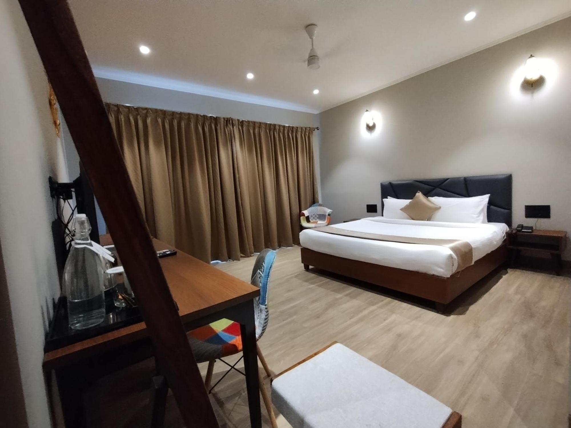Stone Wood Resort,