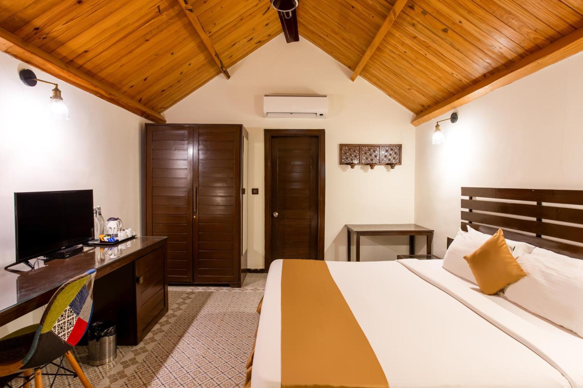 Resort Stone Wood Resort,