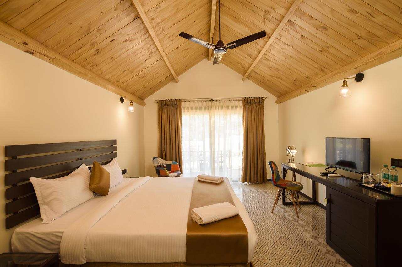 Stone Wood Resort, 3*