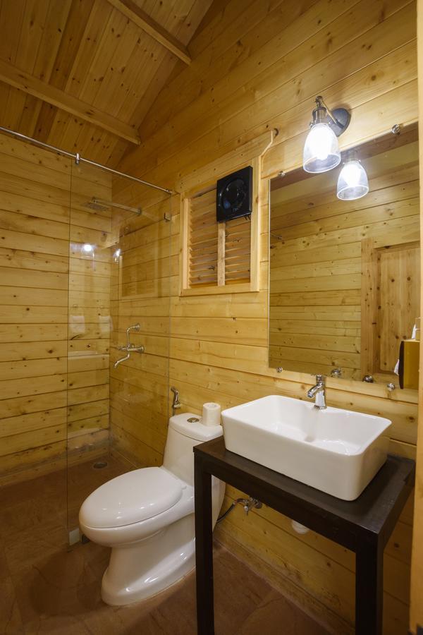 Stone Wood Resort, Resort