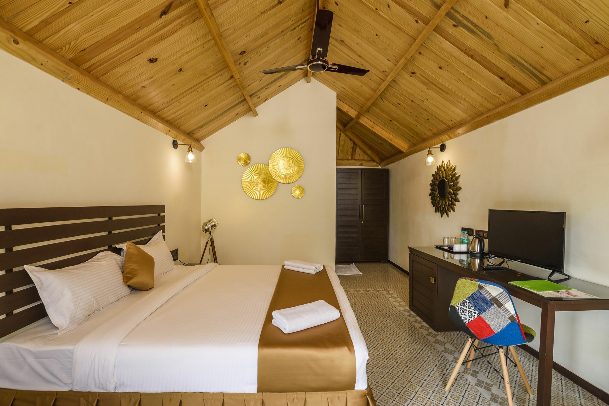 Stone Wood Resort, Resort